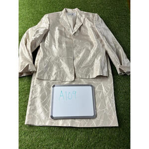 Le Suit Women's Beige Two-Piece Skirt Suit Size 12